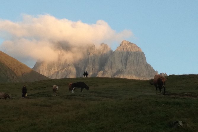 3-Day Hiking Group Tour in Kazbegi - Guide quality and the human side of the trip