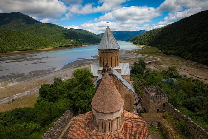 Adventure in Caucasus – Private Tour to Jinvali, Ananuri, Gudauri, Kazbegi - Who should book the Caucasus tour?