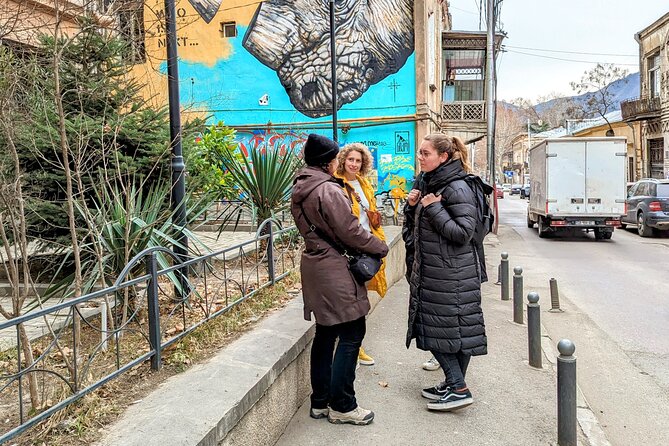Alternative walking tour New Tiflis and backstreets - Orbeliani Square mixes palace architecture and flowers