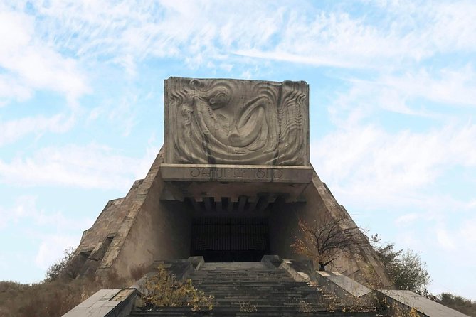 Brutal Tbilisi: Urban exploration and untold stories - Maglivi Bridge and the Human Side of Soviet Planning