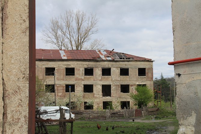 Chiatura. Soviet Past in the present. + Katskhi pillar - Mgvimevi Monastery Through Steps and a Tunnel