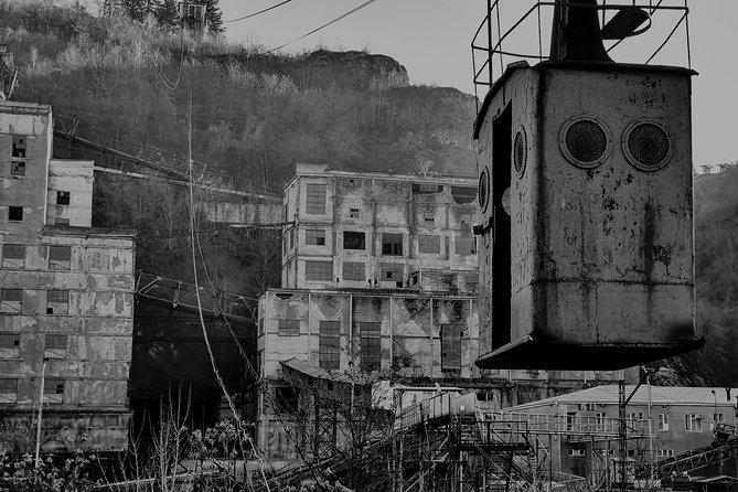 Chiatura. Soviet Past in the present. + Katskhi pillar - Who Will Enjoy This Most?