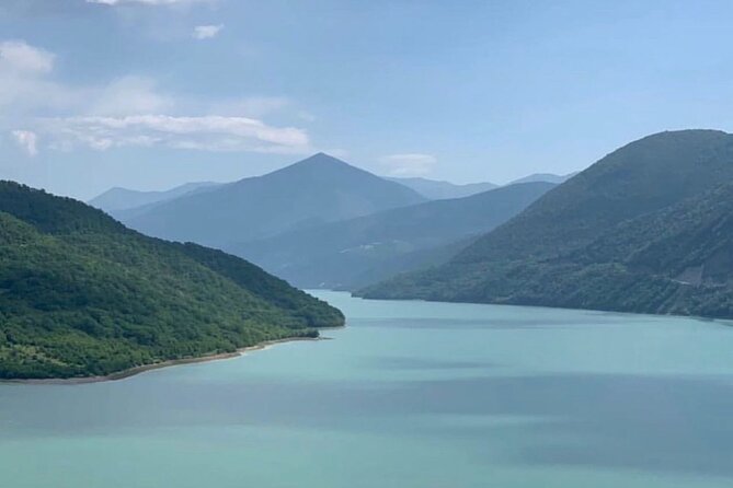 Day tour to mountains Jinvali lake, Ananuri, Kazbegi, Arch friendship - Why this route works as a day trip from Tbilisi