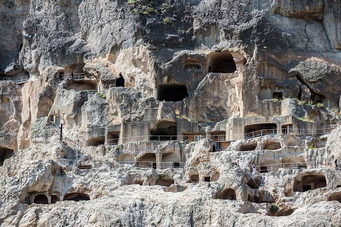 Day tour to Vardzia, Borjomi in Georgia - Guides, languages, and group comfort