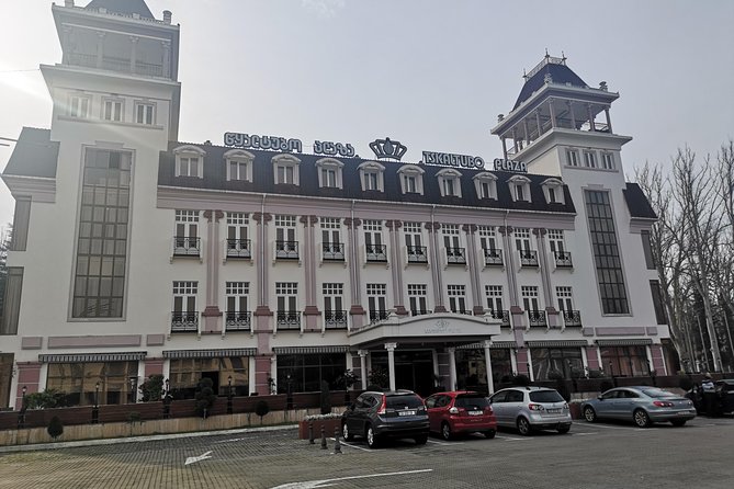 Explore Georgia in 5 days - The guide, vehicle, and group value
