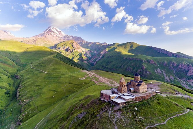 From Tbilisi: Kazbegi Day Tour, Gergeti Trinity, Ananuri &Gudauri - Ananuri Fortress brings the highway to life