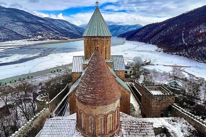 From Tbilisi to Gudauri Ski Resort, Zhinvali, Ananuri Day Trip - What the guide service adds