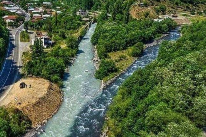 Full-Day Kazbegi - Stepantsminda, Gudauri Private Guided Tour - Ananuri Fortress, a strong half-hour stop