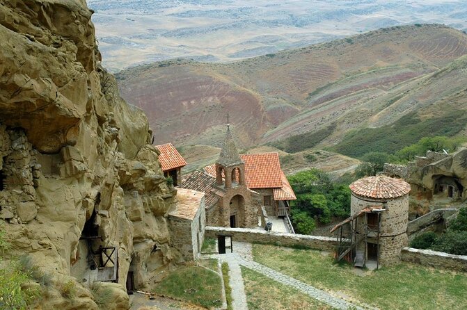 Kakheti: David Gareji Sighnaghi Bodbe & Rainbow Mountains - The day in five useful points