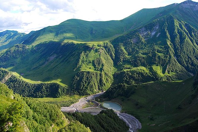 Kazbegi Adventure - Private Day Trip From Tbilisi with a Dinner + Masterclass - Zhinvali Reservoir: The First Mountain View