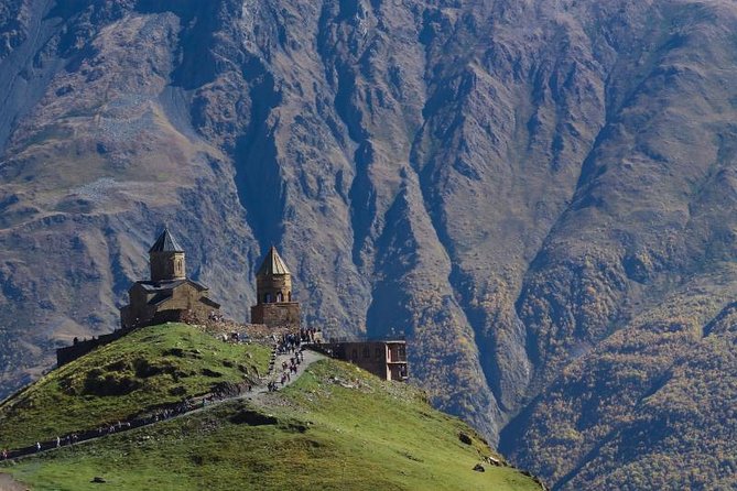 Kazbegi Adventure - Private Day Trip From Tbilisi with a Dinner + Masterclass - Ananuri Fortress and Its Aragvi Valley Setting
