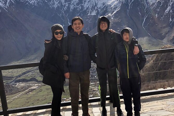 Kazbegi Day Tour with Guide - The guides and the value of local help