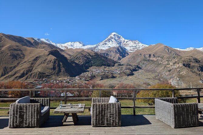 Kazbegi Gudauri and Ananuri Mountains Private Day Trip - Ananuri Fortress and its sixteenth-century setting