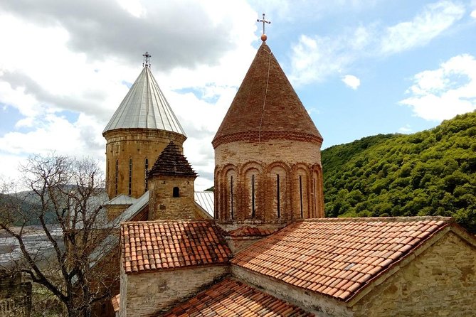 KAZBEGI & GUDAURI Day Tour from Kutaisi - Ananuri Castle and the Zhinvali Reservoir