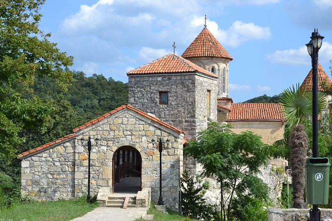 Kutaisi: Bagrati & Motsameta Religious Heritage Tour - Gelati Monastery and the current access problem