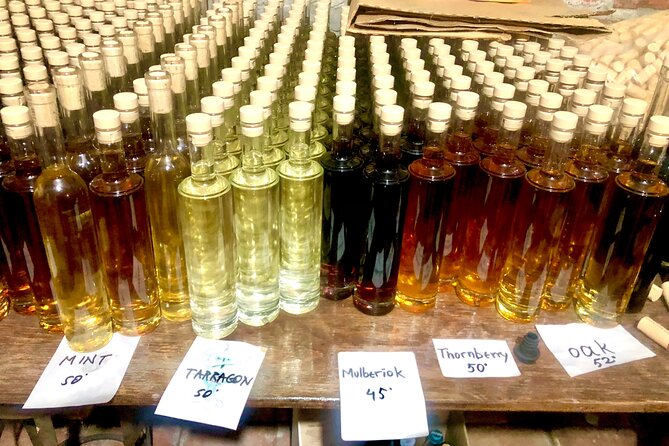 Natural Wine Tour to Kartli region, lunch & wine tasting at Andro Barnovi - What the private format adds