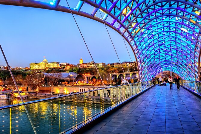 Old Tbilisi Tour: Private Walking Tour With Wine Tasting - Jan Shardeni Street and the modern old town