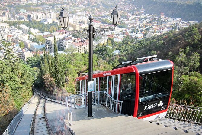 Panoramic city tour Tbilisi - Turtle Lake and the route into the hills