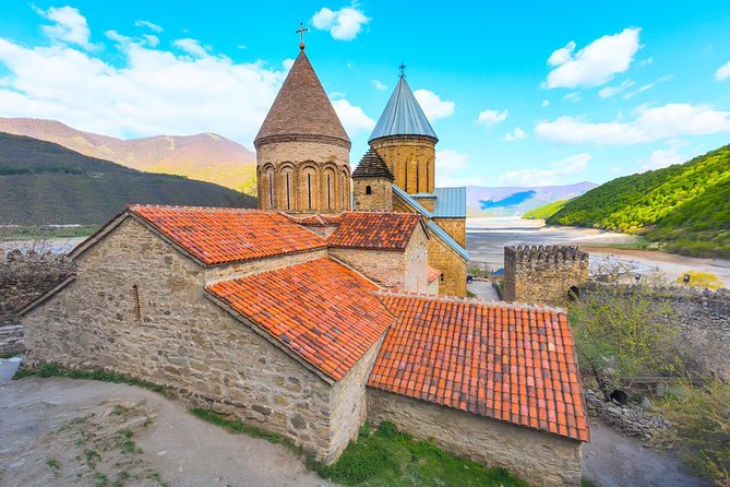 Private 3-Day Tours & Transfers from Tbilisi to Top Georgia Spots - Kakheti brings wine, monasteries, and the City of Love