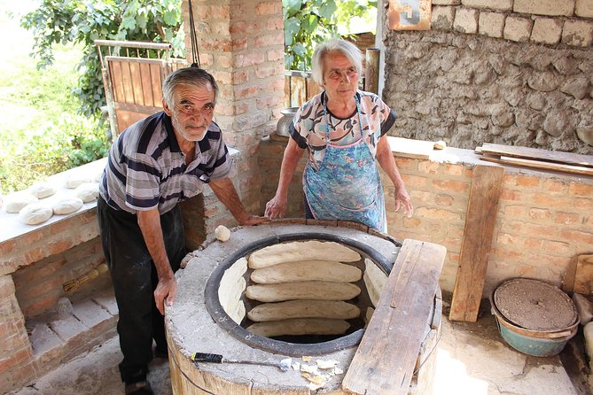 Private 4 days Food & Wine and Sightseeing tour to Kakheti, Kazbegi, Mtskheta. - Day 1: David Gareja, bread making, and Sighnaghi