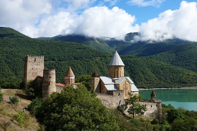 Private day Tour from Tbilisi to Kazbegi and Gudauri - Gudauri and the Russia-Georgia Friendship Monument