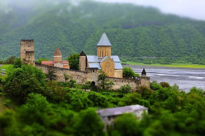 Private day Tour from Tbilisi to Kazbegi and Gudauri - Jinvali Reservoir: a fast stop with a big view