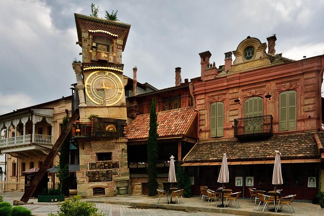 Private Day Tour - Old Town Tbilisi - Meidan Bazaar Offers Souvenirs and Georgian Flavors