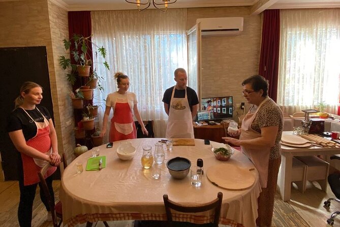 Taste of Georgia. Cooking-Class Khinkali, Khachapuri and more - Who will enjoy this most?