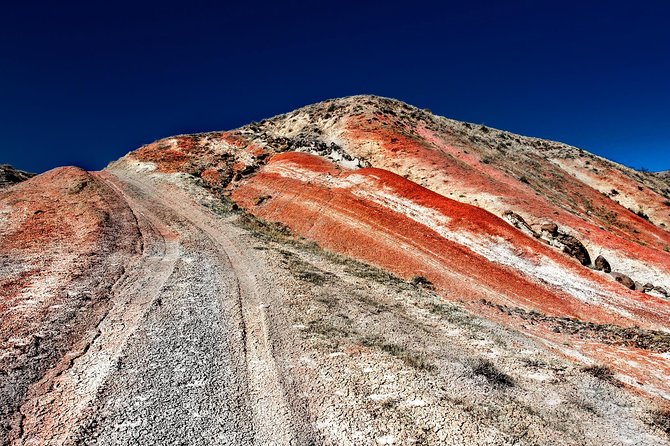 Three day hiking tour to Kakheti region with two overnight stays in Sighnaghi - Day 1: David Gareja and the Rainbow Mountains