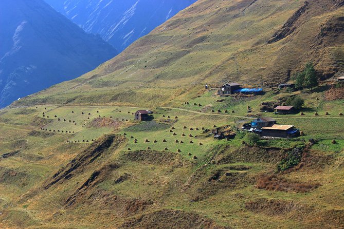 Trekking Tour from Tusheti to Khevsureti via Atsunta Pass - Day 4: From Girevi to the camping fields near Kvakhidi