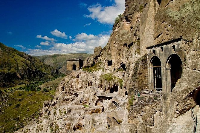 Virtual tour to Georgia - Jvari Church and Gergeti Trinity Church